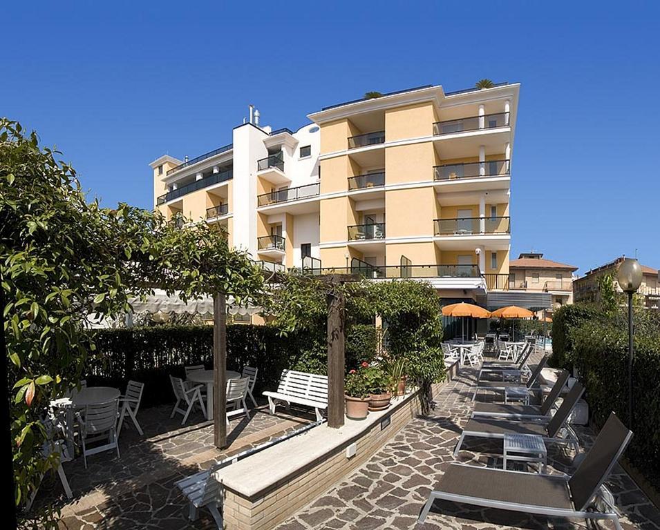 Imperial 4*